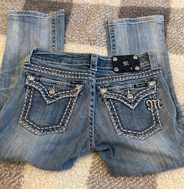Miss Me Capris - Image 2