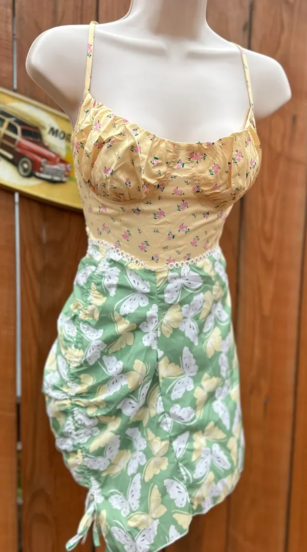 Cute floral crop/bralette top Size XS - Image 2