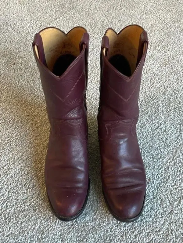 Justin Boots Burgundy ladies L3068 size 5C - Image 3