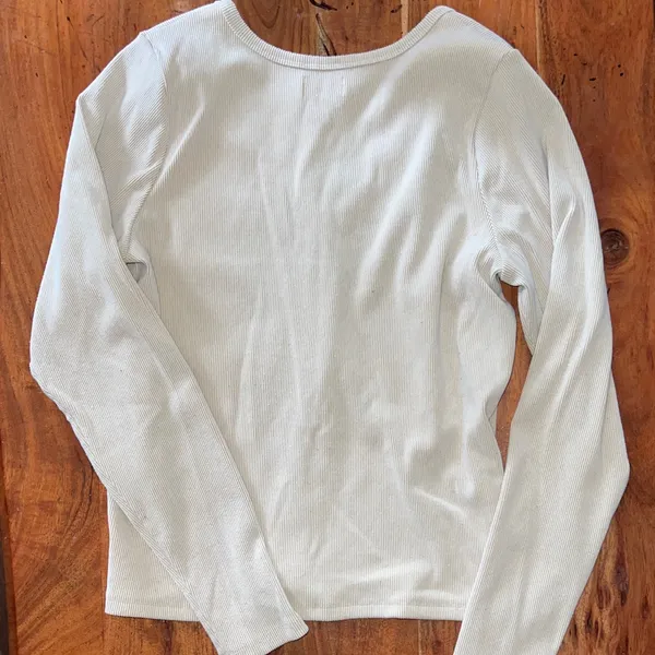Hollister Off-White cream V-Neck Long Sleeve Top - Image 3