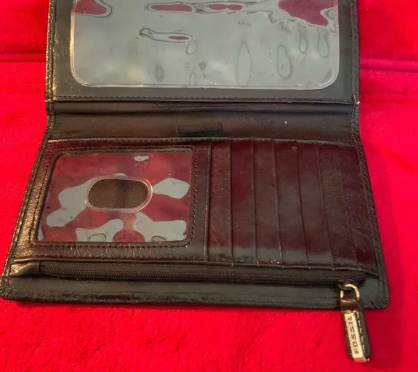 A Very Cute Soft Leather Black Fossil Wallet - Image 3