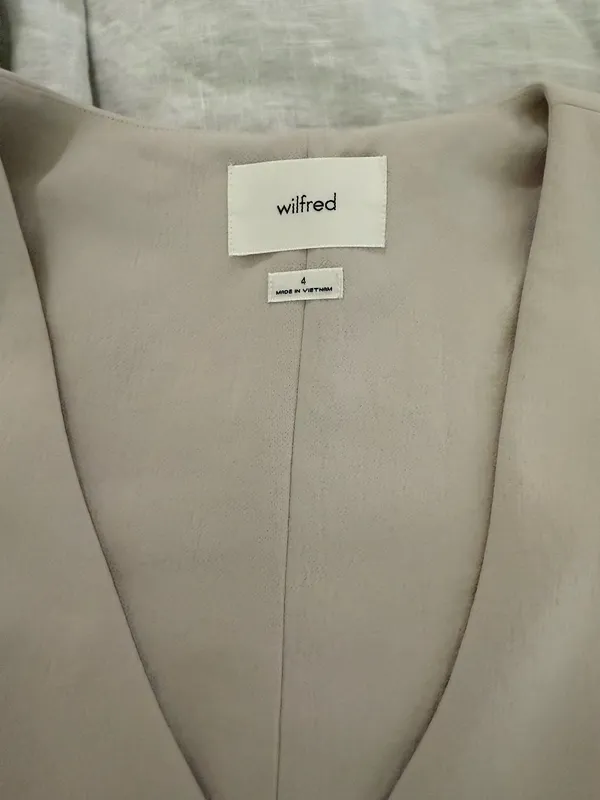 Aritzia Wilfred Vest Blazer - Image 4
