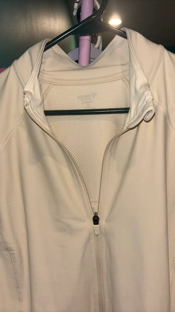Old Navy Active Powersoft Cream Athletic Jacket  - Image 6