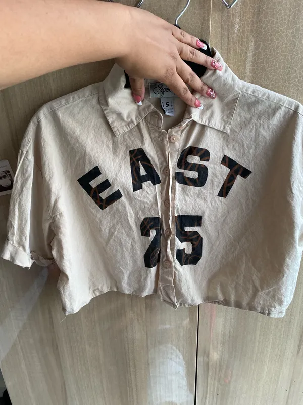 Size small button up collar crop top White - Image 6