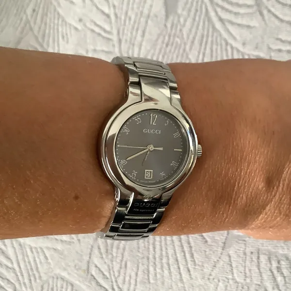 Ladies Gucci stainless steel watch🌹🌹 - Image 2