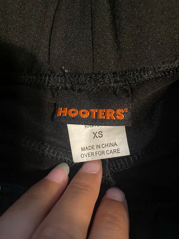 Hooters Uniform - Image 4