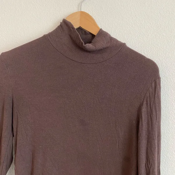 Wilfred Women's Brown Turtleneck Soft Night Sleep Rayon Shirt - Medium - Image 4