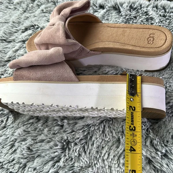 NWOT UGG Pink and Tan Slippers with Suede Bows - Image 8