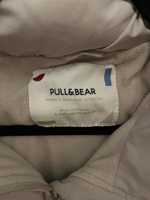 Pull & Bear Off White Puffer Jacket - Image 2