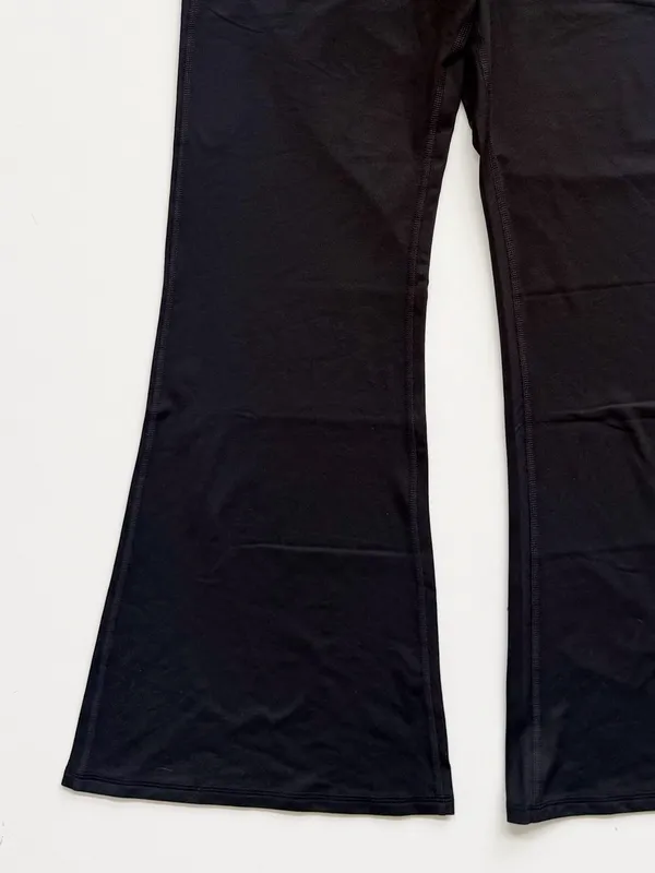 Fabletics Cloud Jersey Foldover Flare Black Size Large SHORT - Image 6