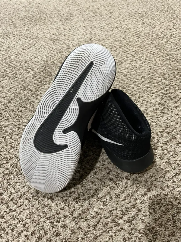 Basketball Shoes - Image 3