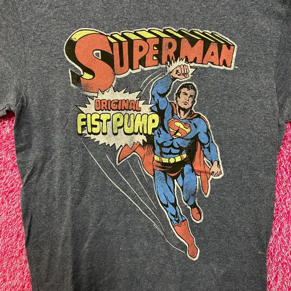 Superman Fist Up! Tshirt size medium - Image 2