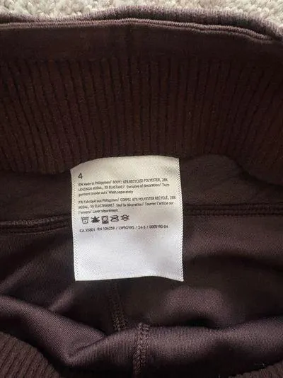 Lululemon Ribbed  flair pants - Image 5
