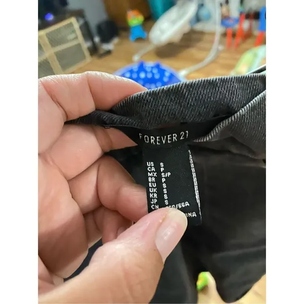 Forever 21 Black Denim Mini Skirt Size Small - Image 3