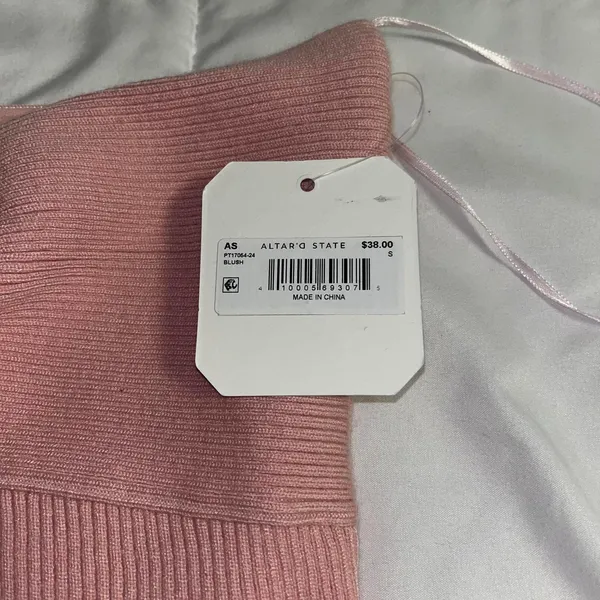 NWT Altar'd State Blush Pink Ribbed Knit Twist Front Crop Top Size Womans Small - Image 2