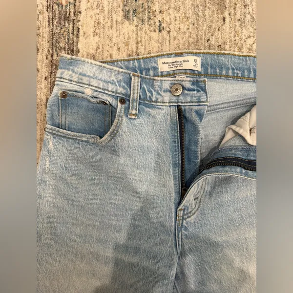 Abercrombie & Fitch Curve Love Ultra High Rise 90s Straight Jean - Image 6