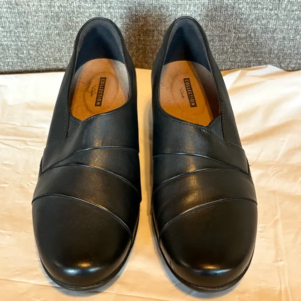 Clarks Emslie Warbler Black Leather Pumps Woman’s Sz 8 Office Shooties Comfort‎ - Image 3