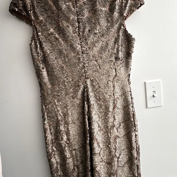 Gianni Bini Elegant Sequin Dress - Image 3