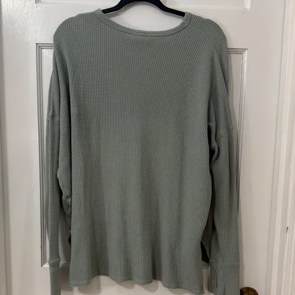 OFFLINE by Aerie Waffle Henley Top Large Sage‎ Green Cotton Thumbholes Oversized - Image 6