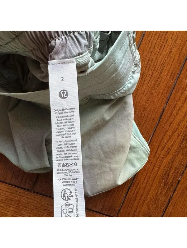 Lululemon Hotty Hot Short High Rise 4” Lined, Chroma Drift Green Size 2 NWT - Image 5