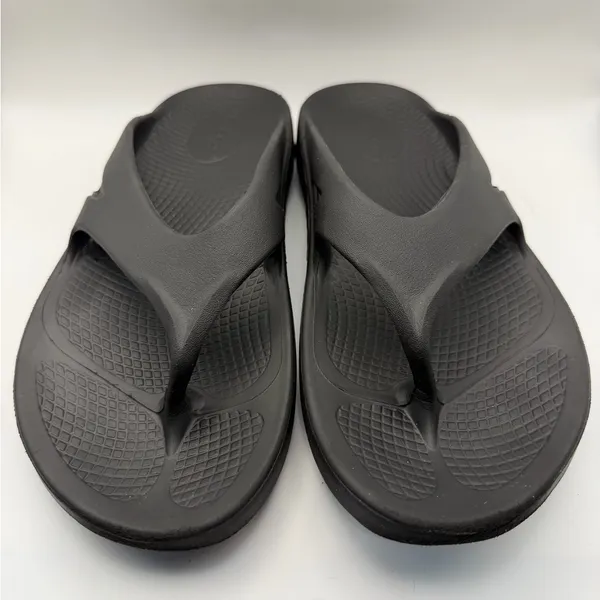 OOFOS Adults' OOriginal Recovery Black Flip‎ Flop Sandals Men’s 8 / Women’s 10 - Image 3