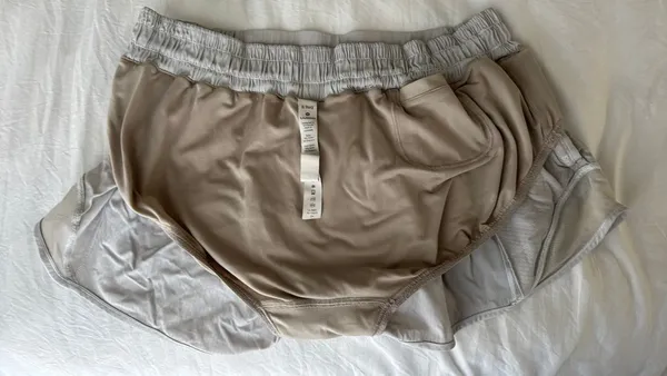 Lululemon Hotty Shorts 2.5" Hot Low-Rise - Image 6