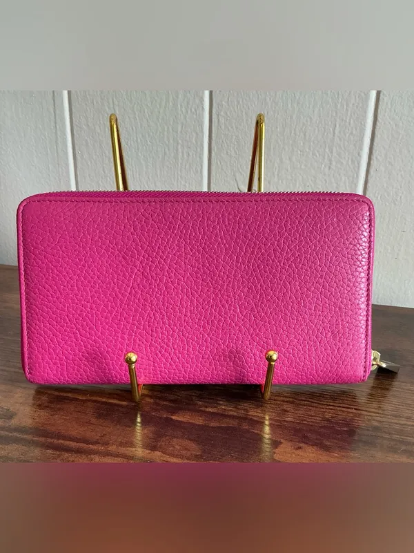 A Very Rare Pebbled Leather NWOT Vintage Zip Around Valentina Wallet - Image 3