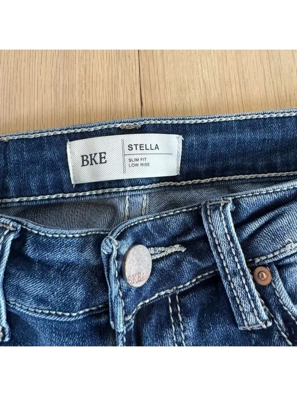 BKE Stella Slim Fit Low Rise Jeans Light Wash Size 26 - Image 2