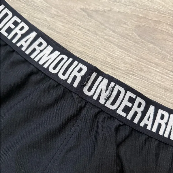 •UNDER ARMOUR•  SHORTS - Image 3
