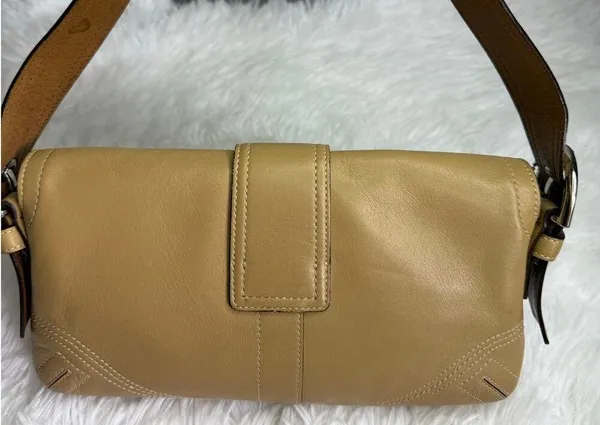 Vintage COACH Y2k Soho Saddle Tan Flap Shoulder Bag - Image 2