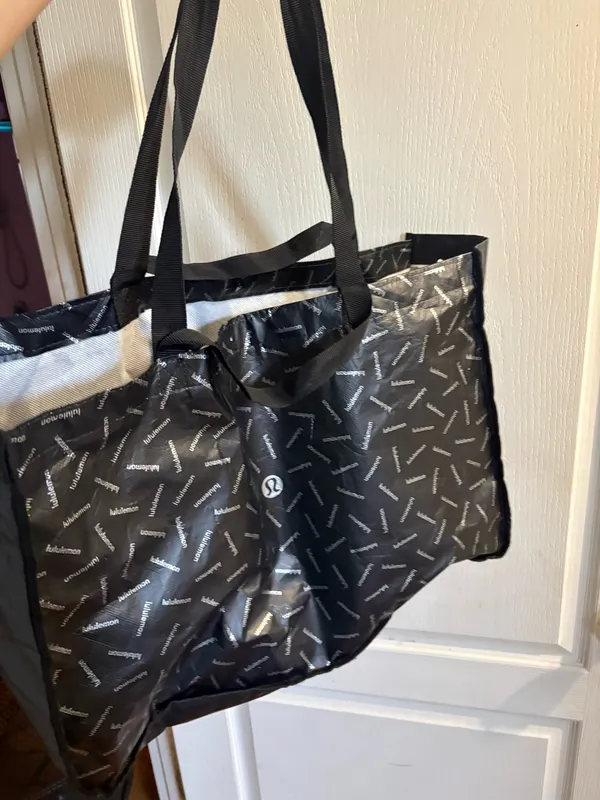 Lululemon Bag Tote Black - Image 2