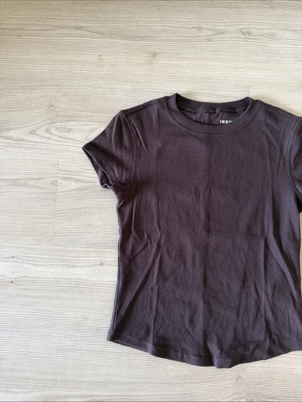 Industry Ribbed Short Sleeve Crewneck Tee with Curved Hem - Image 3