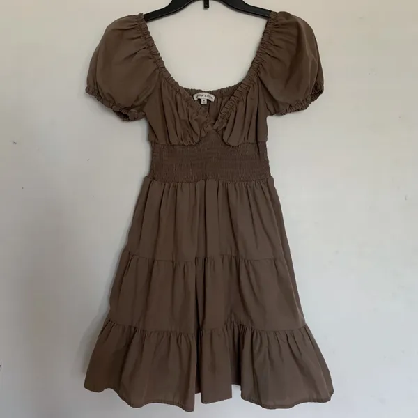 Moon River Brown Smocked Puff Sleeve Tiered Mini Dress - Image 2