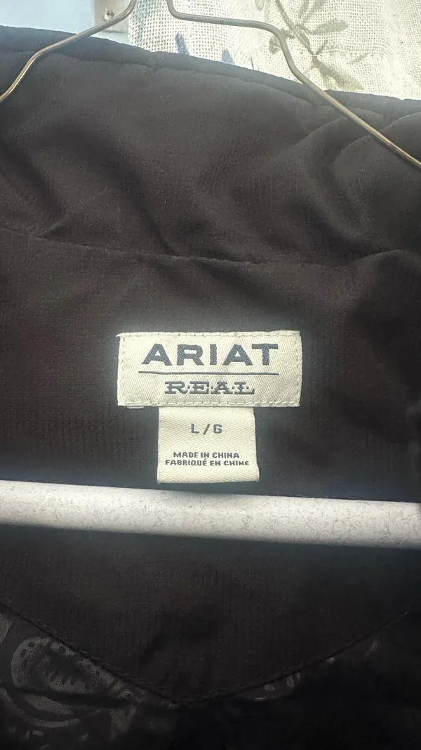 Ariat Puffer Women’s Vest - Black Large - Image 4