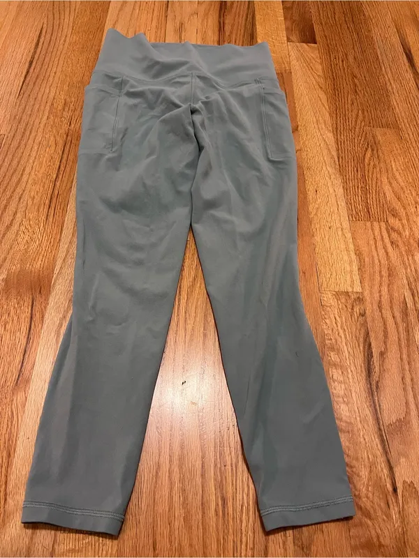 Athleta Salutation Stash Pocket 7/8 Tights size S - Image 2