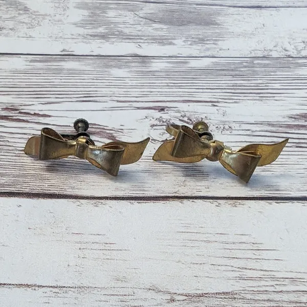 Vintage Screw On Earrings - Large Bow Design - Tarnished - Image 6