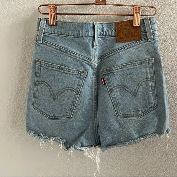 Levi's Ribcage Shorts Button Fly Distressed Fray Hem 25 - Image 2