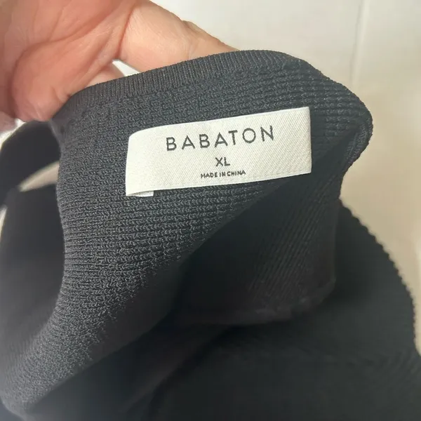 Aritzia babaton Women’s Ribbed cropped top size XL - Image 3