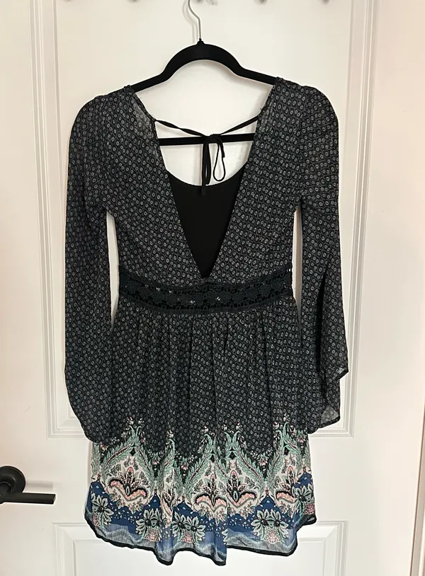 Hollister Dress Floral - Image 4