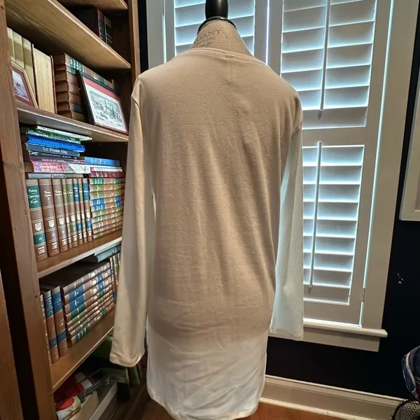 Elegant White Long Sleeve Women's Top - Image 4