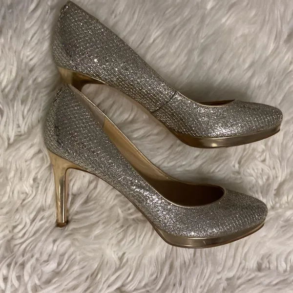 Ivanka Trump Pumps Gold color size 9M - Image 11