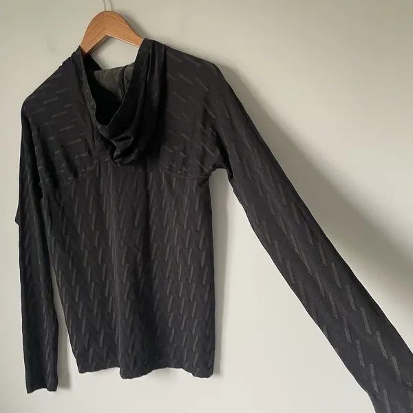 Lululemon Rest Less Hoodie Seamless Athleisure Lightweight Black Size Small - Image 4
