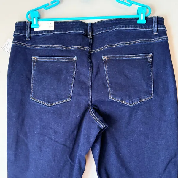 NWT! Maurices Dark Wash Mid-Rise Jegging Women’s Size 20W Short - Image 8
