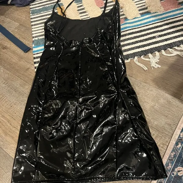 Oh polly size 4 black dress - Image 4