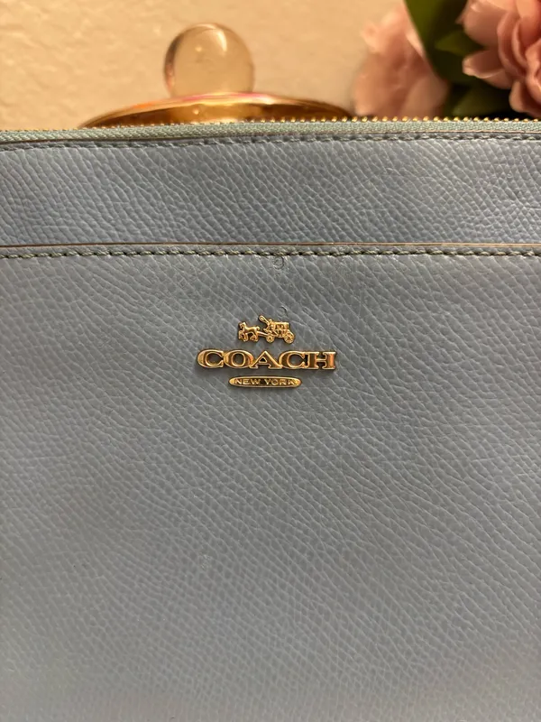 Authentic Coach Baby Blue Crossbody Bag - Image 2