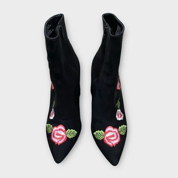 Betsey Johnson Estelli Rose Embroidered Ankle Boot Size 8.5 - Image 3