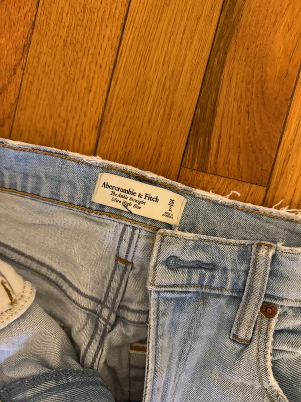 Abercrombie Jeans - Image 2