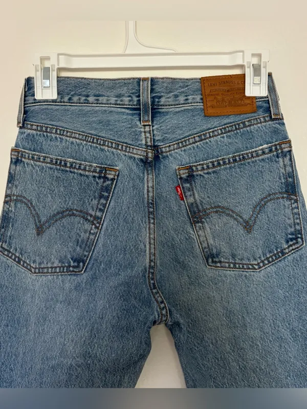 Levi’s Wedgie Straight Cut Jeans - Image 3