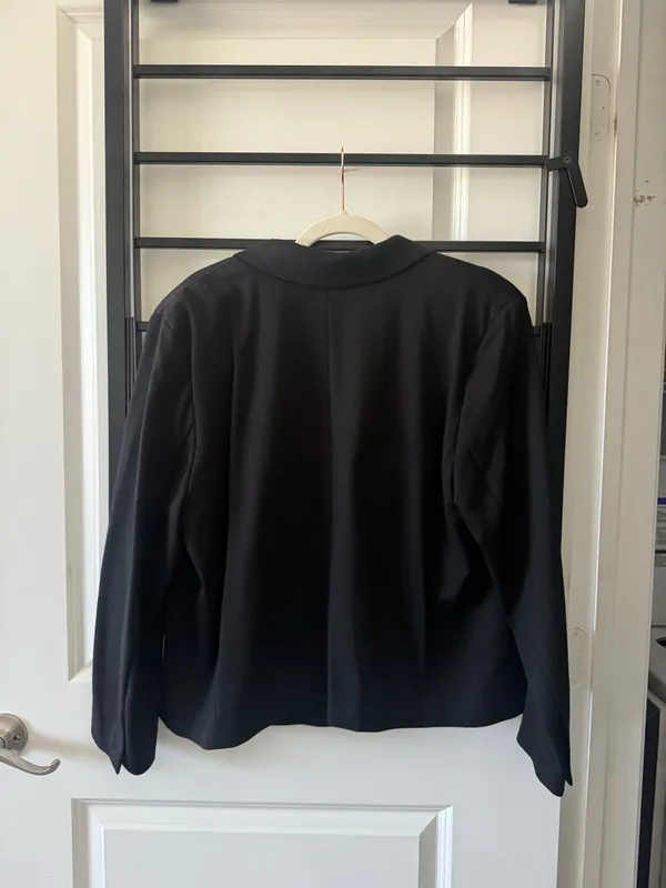 H&M Black Blazer - Image 3