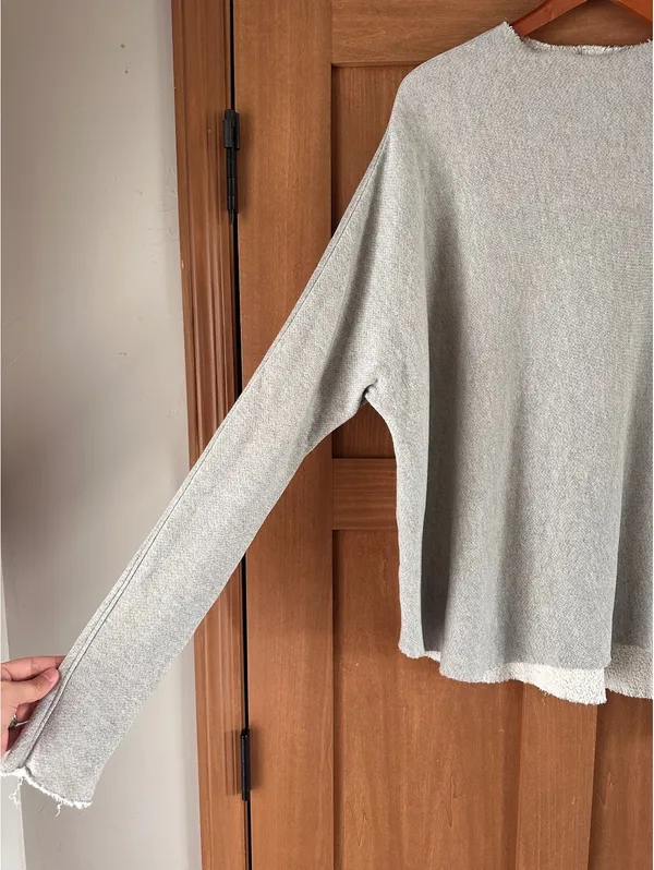 Perfectwhitetee Morrison Mock Neck Sweatshirt in Heather Grey Women’s size Small - Image 3
